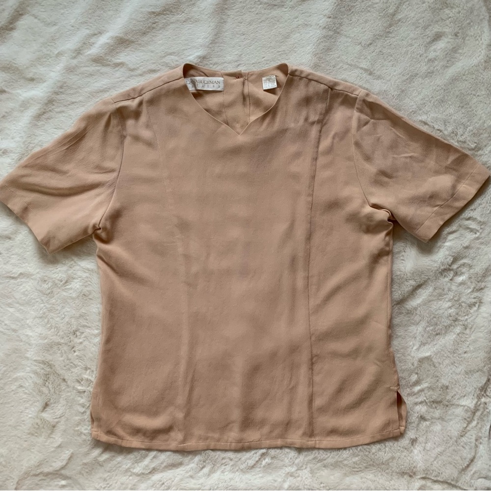 Dana Buchman 100% Silk Petite Size 8 Peach Cream Top